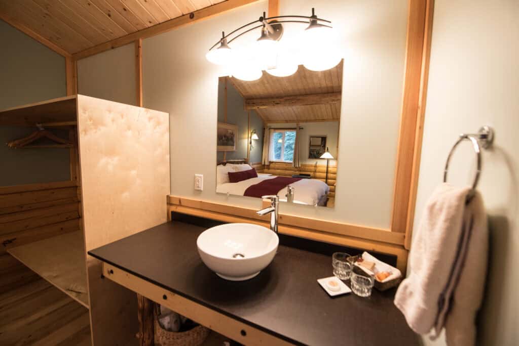 Bathroom Area at Tonglen Lake Lodge